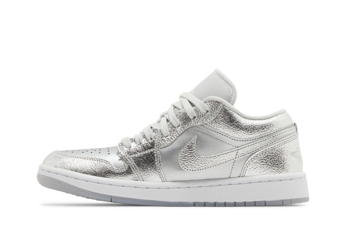 Tênis Air Jordan 1 Low SE Metallic Silver Cinza - ByDunky - Store