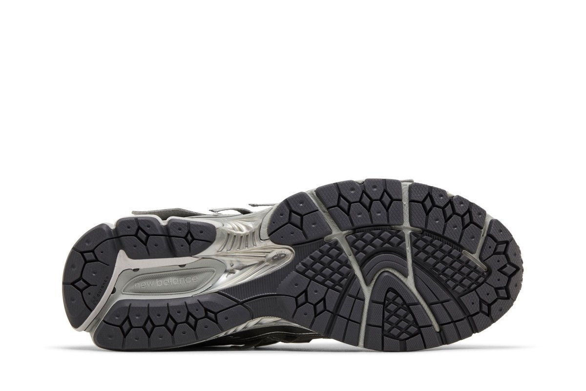 Tênis New Balance 1906A Concrete Silver Metallic Cinza - ByDunky - Store