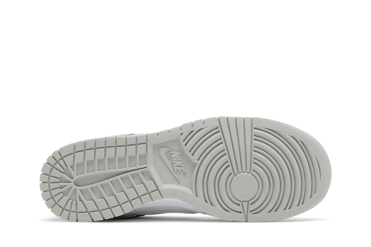 Tênis Nike Dunk Low SE Jackpot Cinza - ByDunky - Store